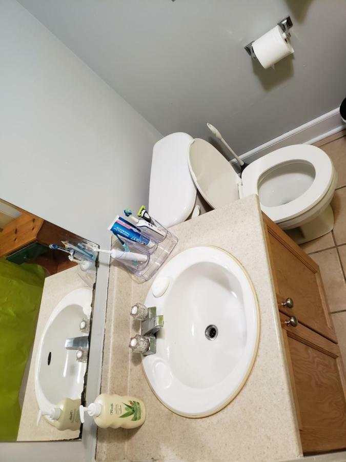 Private Room In Downtown Галифакс Экстерьер фото